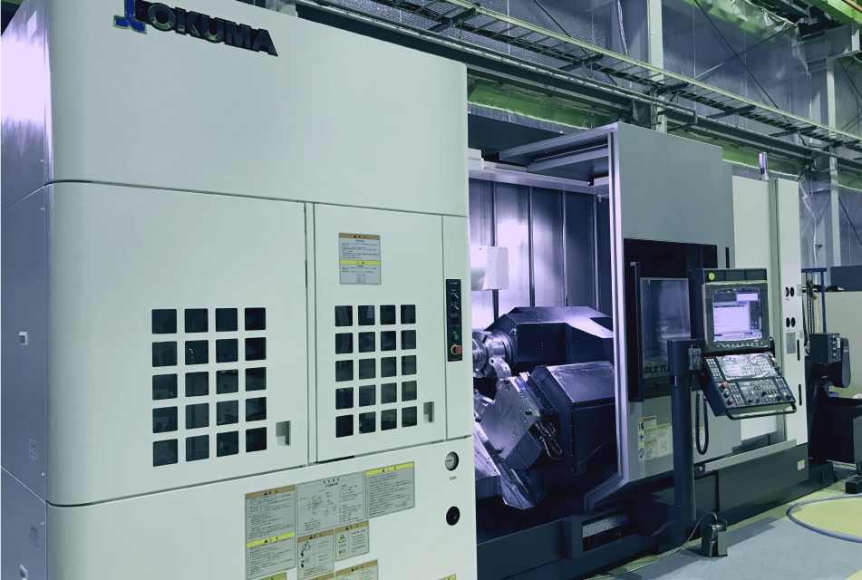 5軸マシニングセンター（横型）
