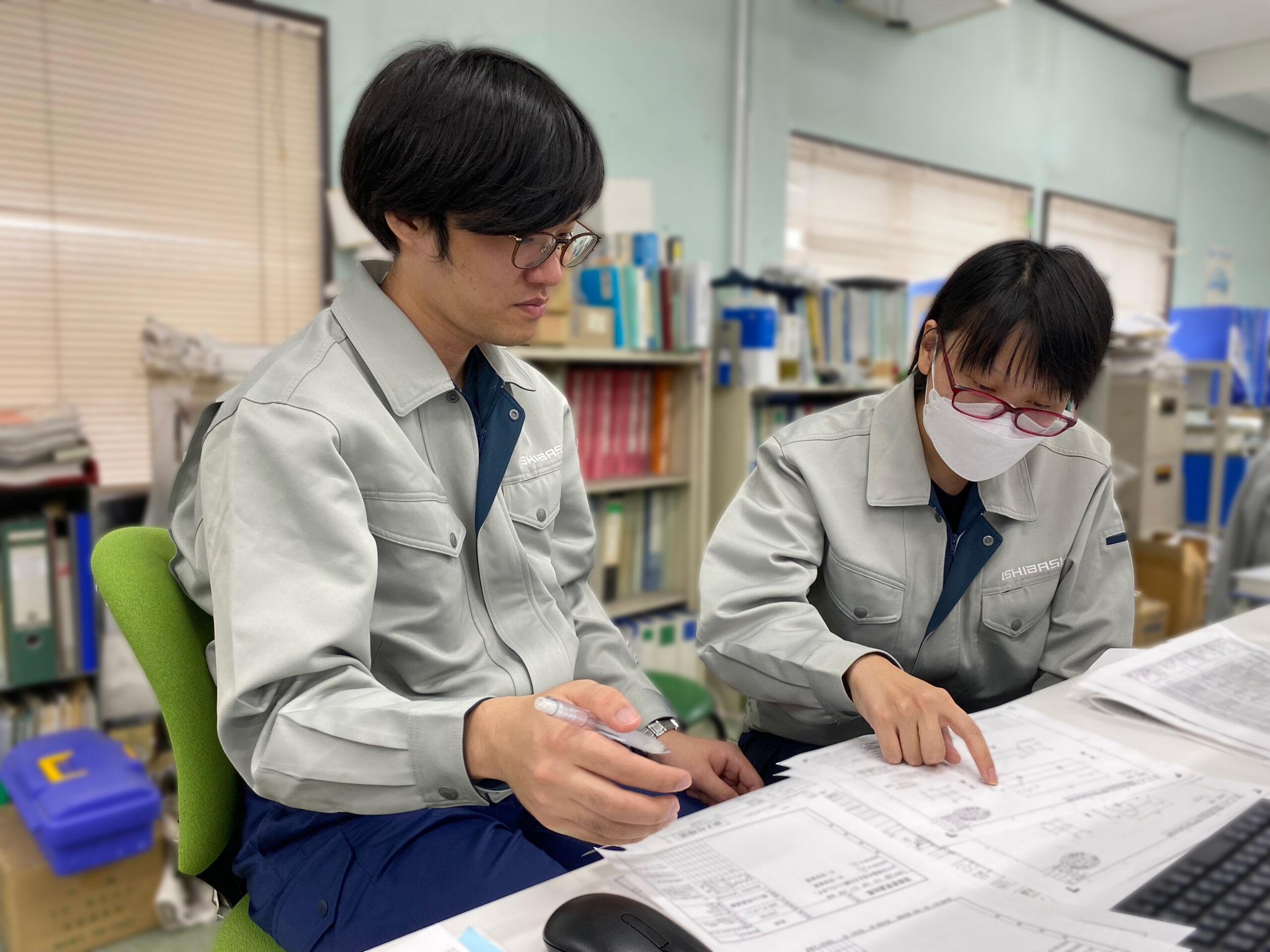 先輩社員の写真