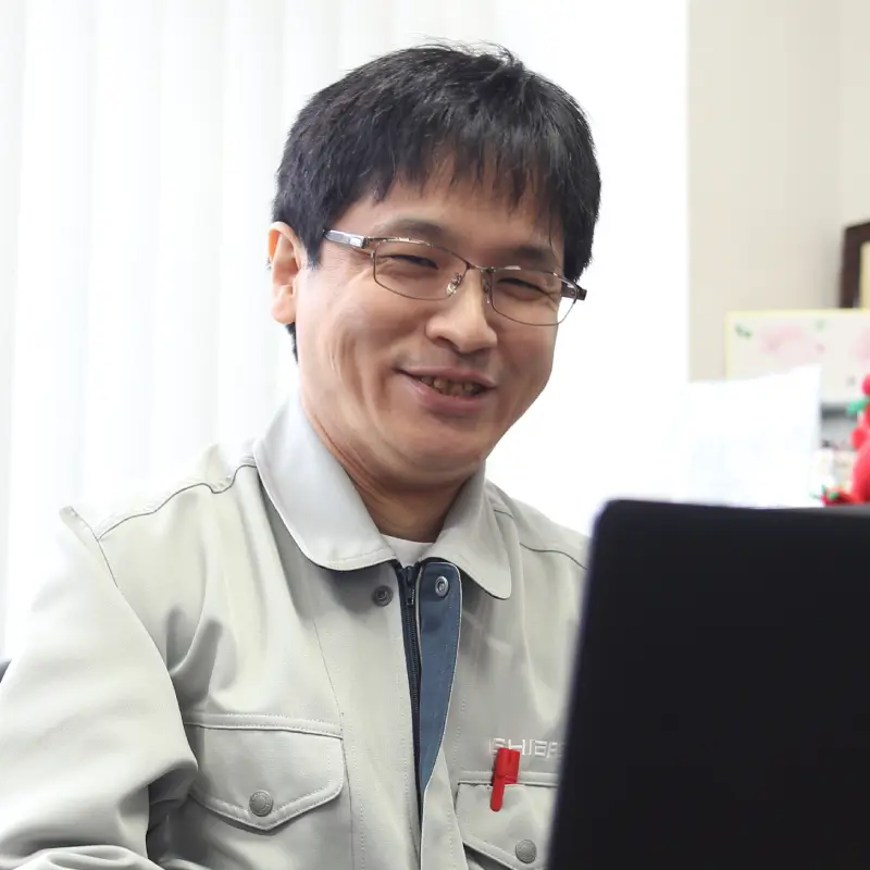 先輩社員の写真