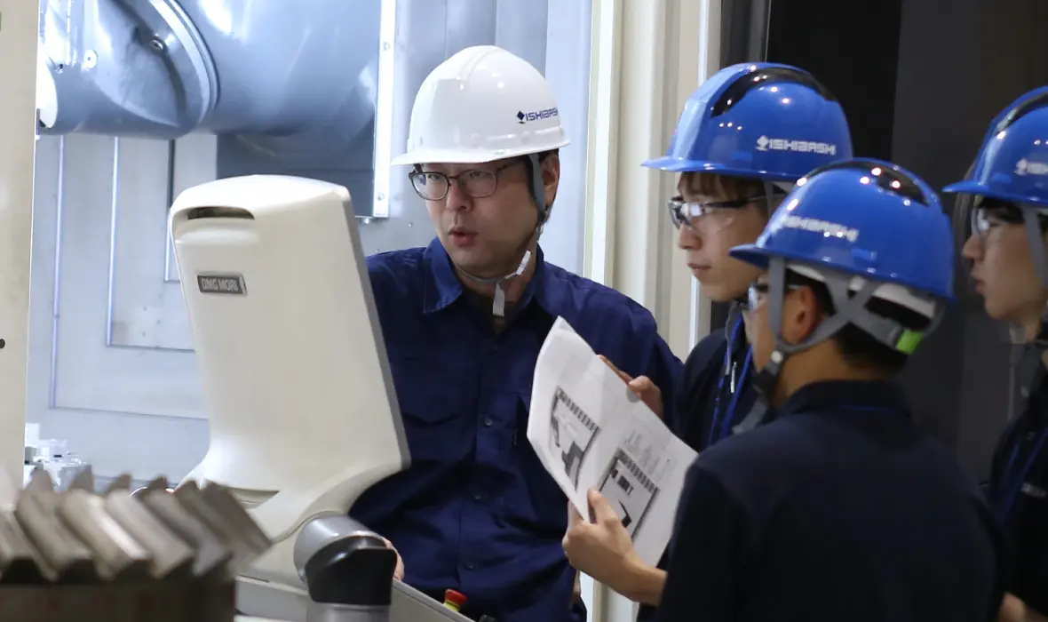 先輩社員の写真